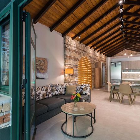 Casa Leone, Cosy Apartment Overlooking The Square Spílion Екстериор снимка