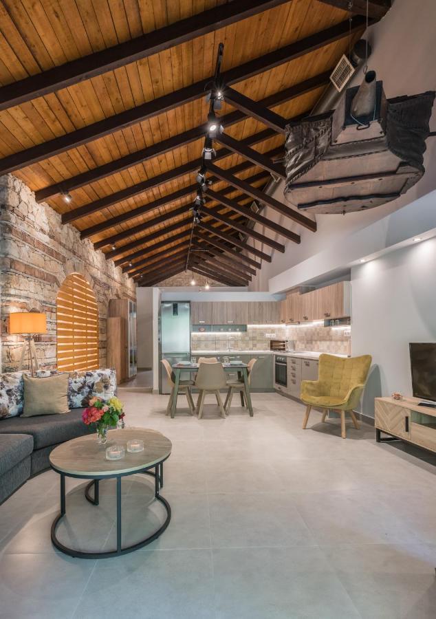 Casa Leone, Cosy Apartment Overlooking The Square Spílion Екстериор снимка